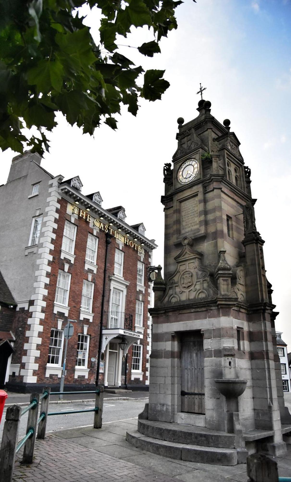 The Castle Hotel Wetherspoon Ruthin Extérieur photo