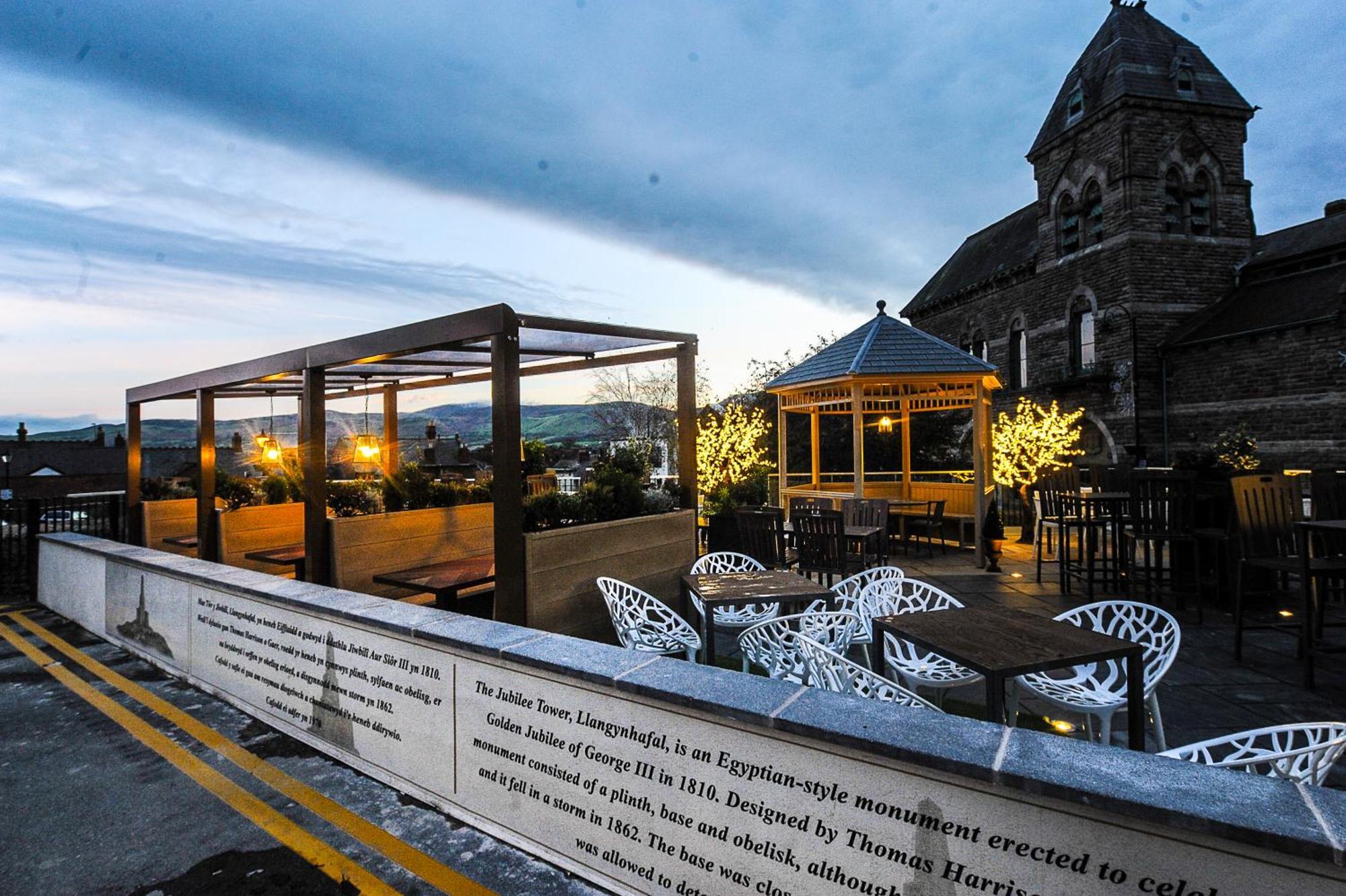 The Castle Hotel Wetherspoon Ruthin Extérieur photo