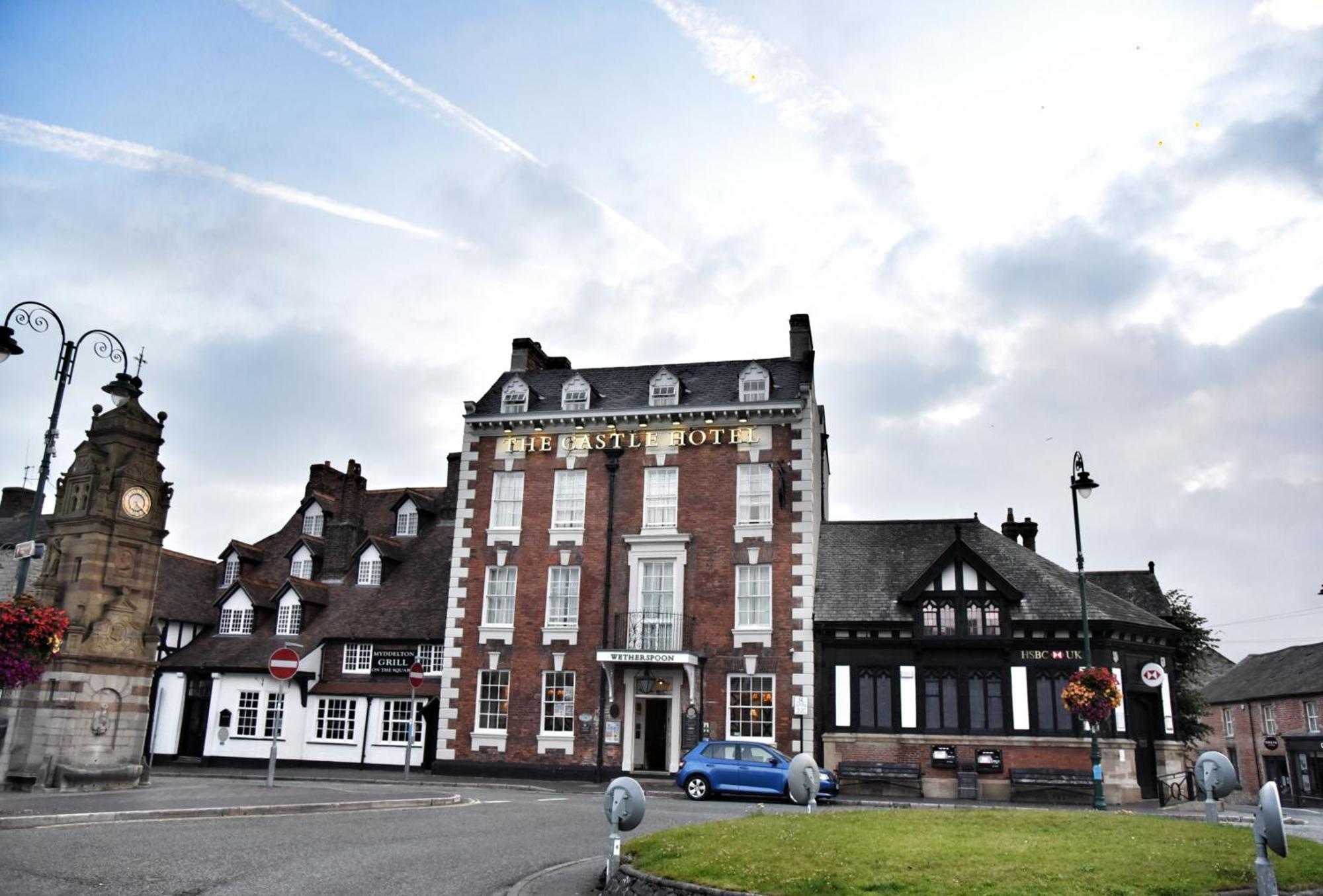 The Castle Hotel Wetherspoon Ruthin Extérieur photo