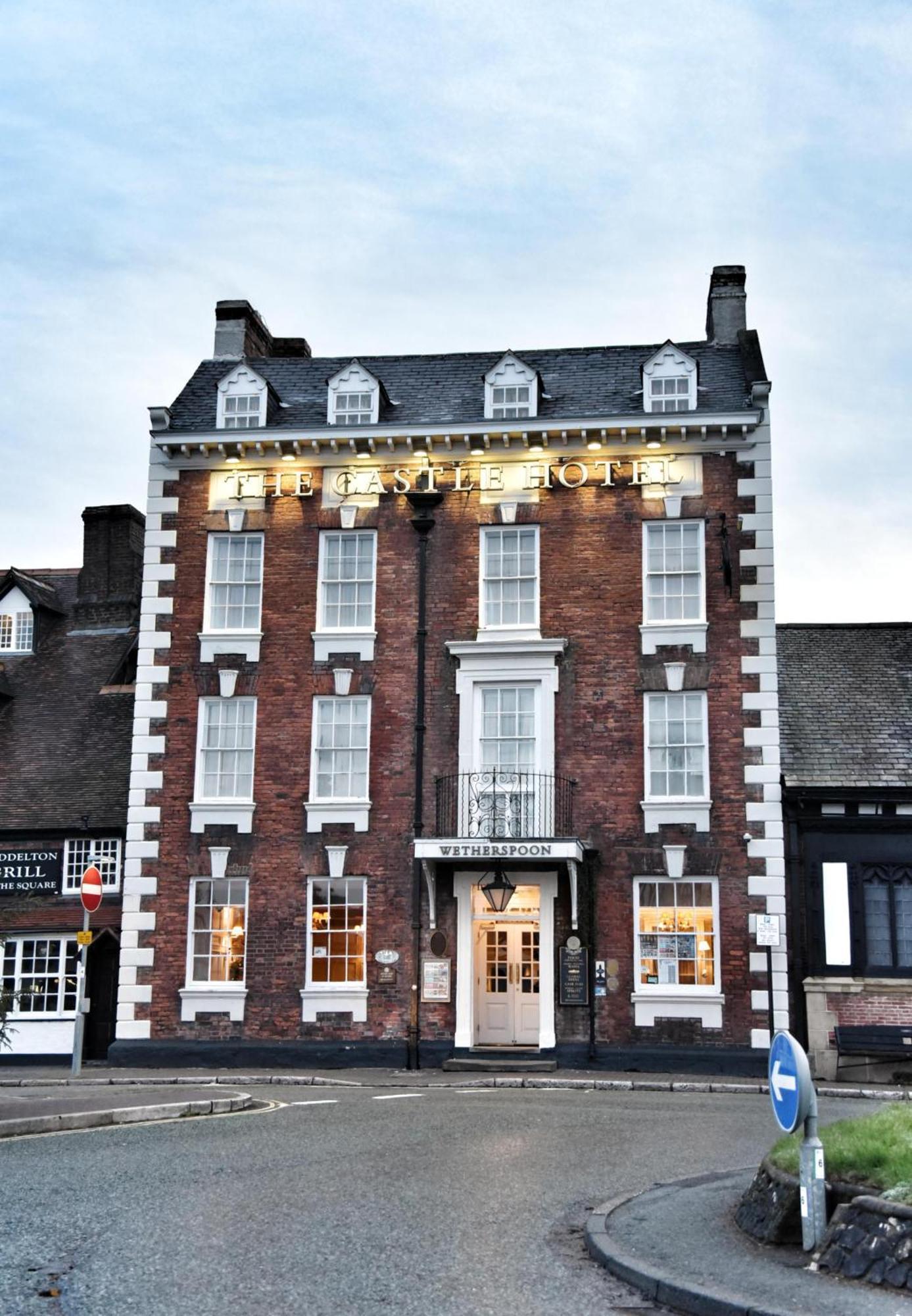 The Castle Hotel Wetherspoon Ruthin Extérieur photo