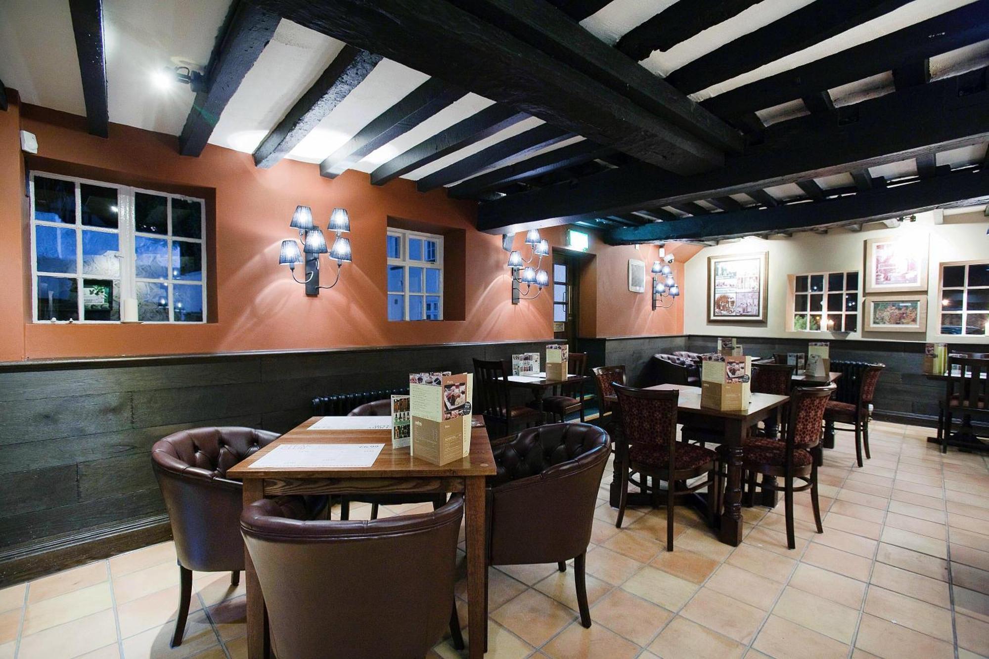 The Castle Hotel Wetherspoon Ruthin Extérieur photo