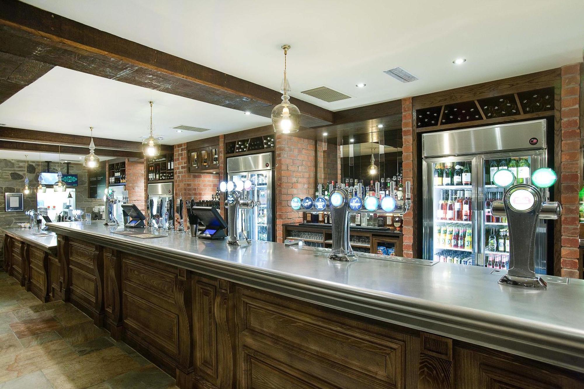 The Castle Hotel Wetherspoon Ruthin Extérieur photo