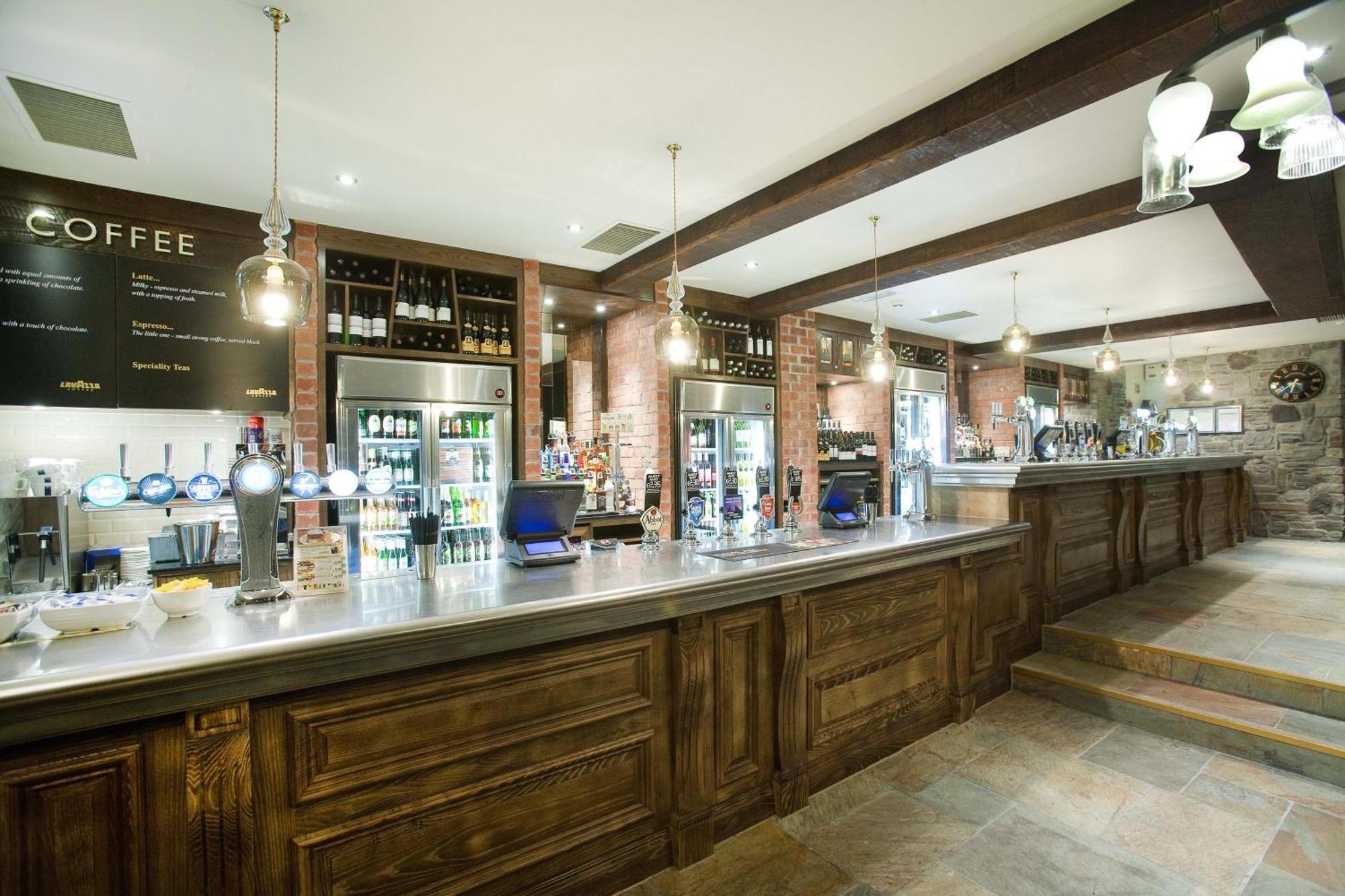 The Castle Hotel Wetherspoon Ruthin Extérieur photo