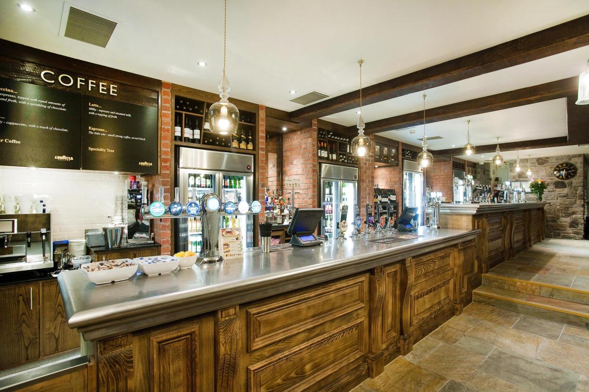 The Castle Hotel Wetherspoon Ruthin Extérieur photo