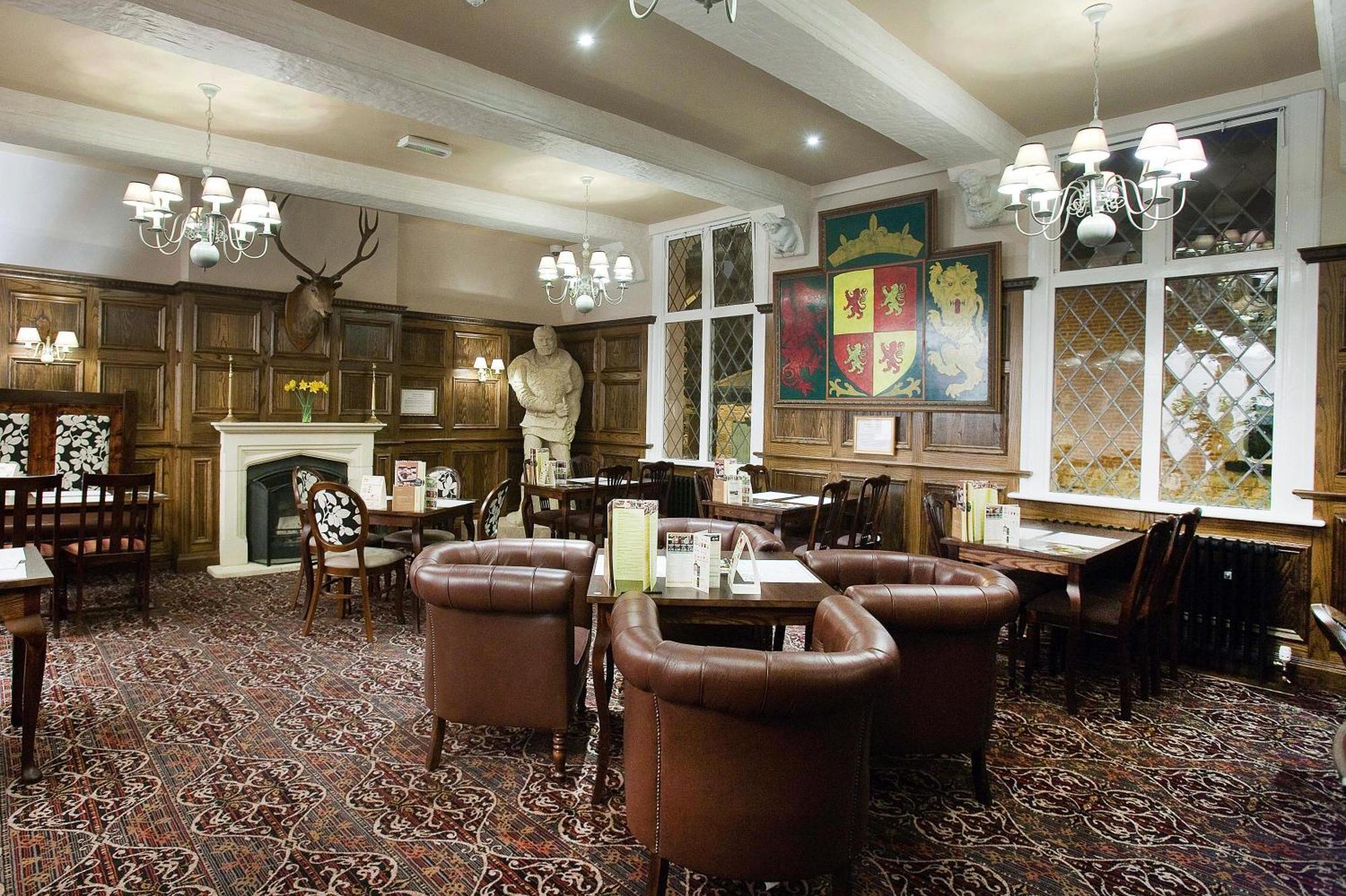 The Castle Hotel Wetherspoon Ruthin Extérieur photo