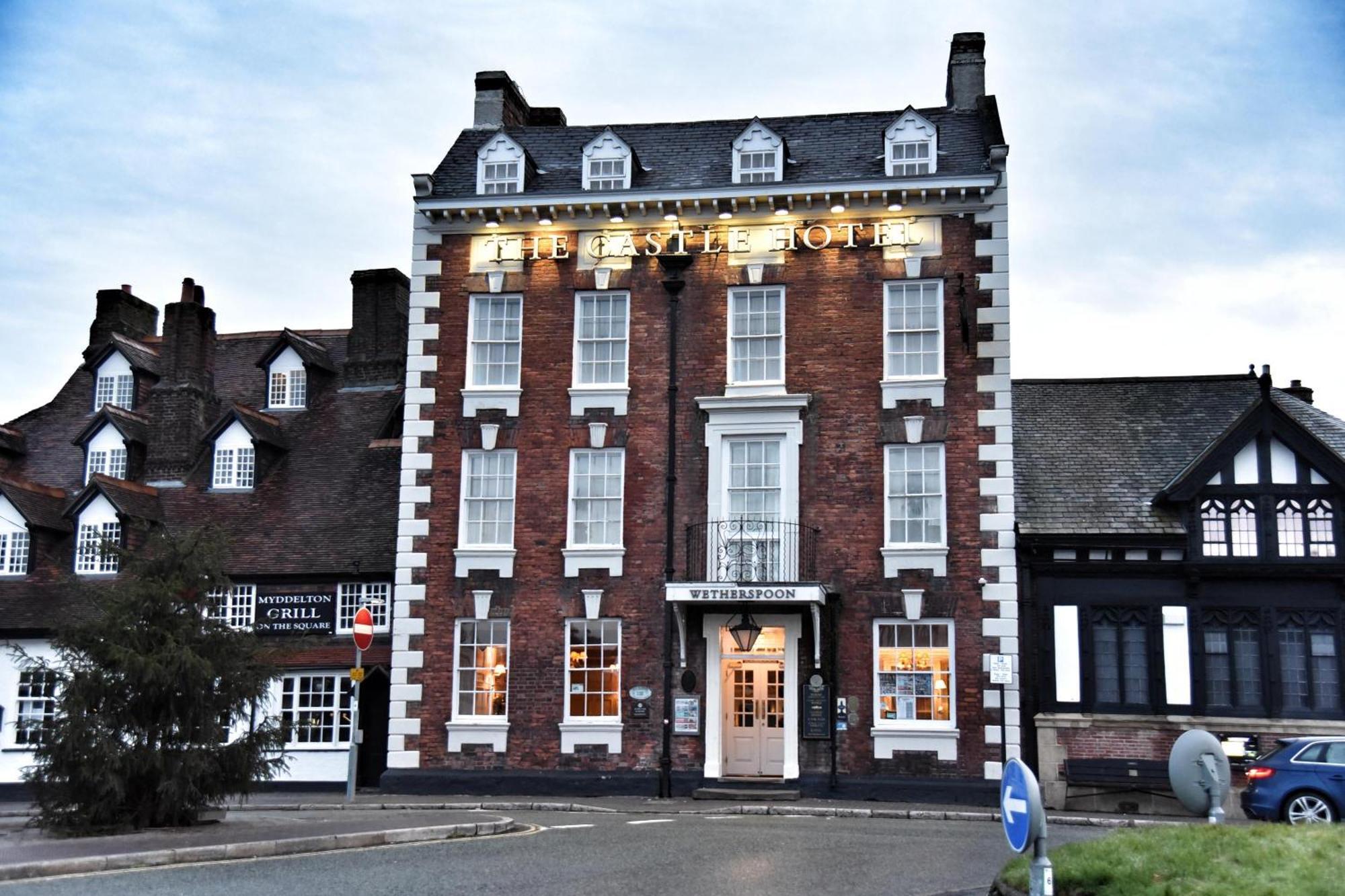 The Castle Hotel Wetherspoon Ruthin Extérieur photo