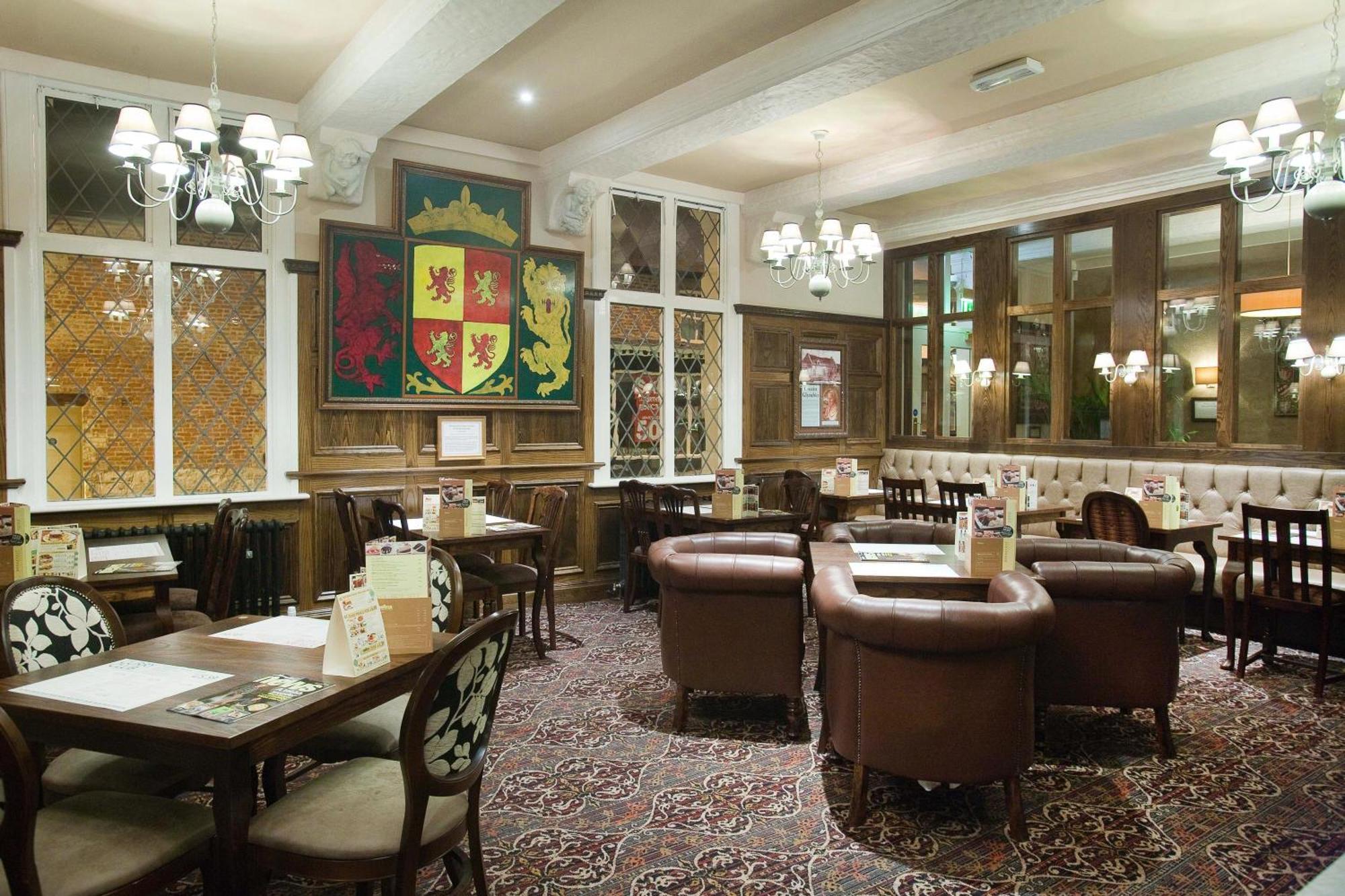 The Castle Hotel Wetherspoon Ruthin Extérieur photo